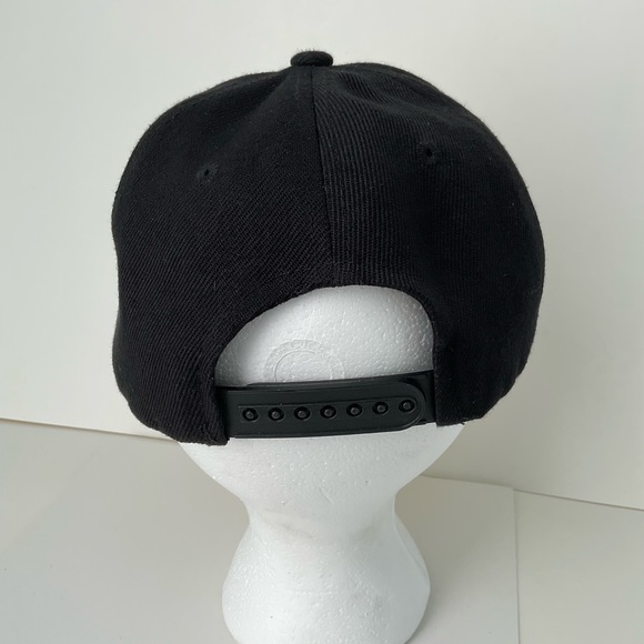 DC Comics Batman hat - Picture 3 of 5